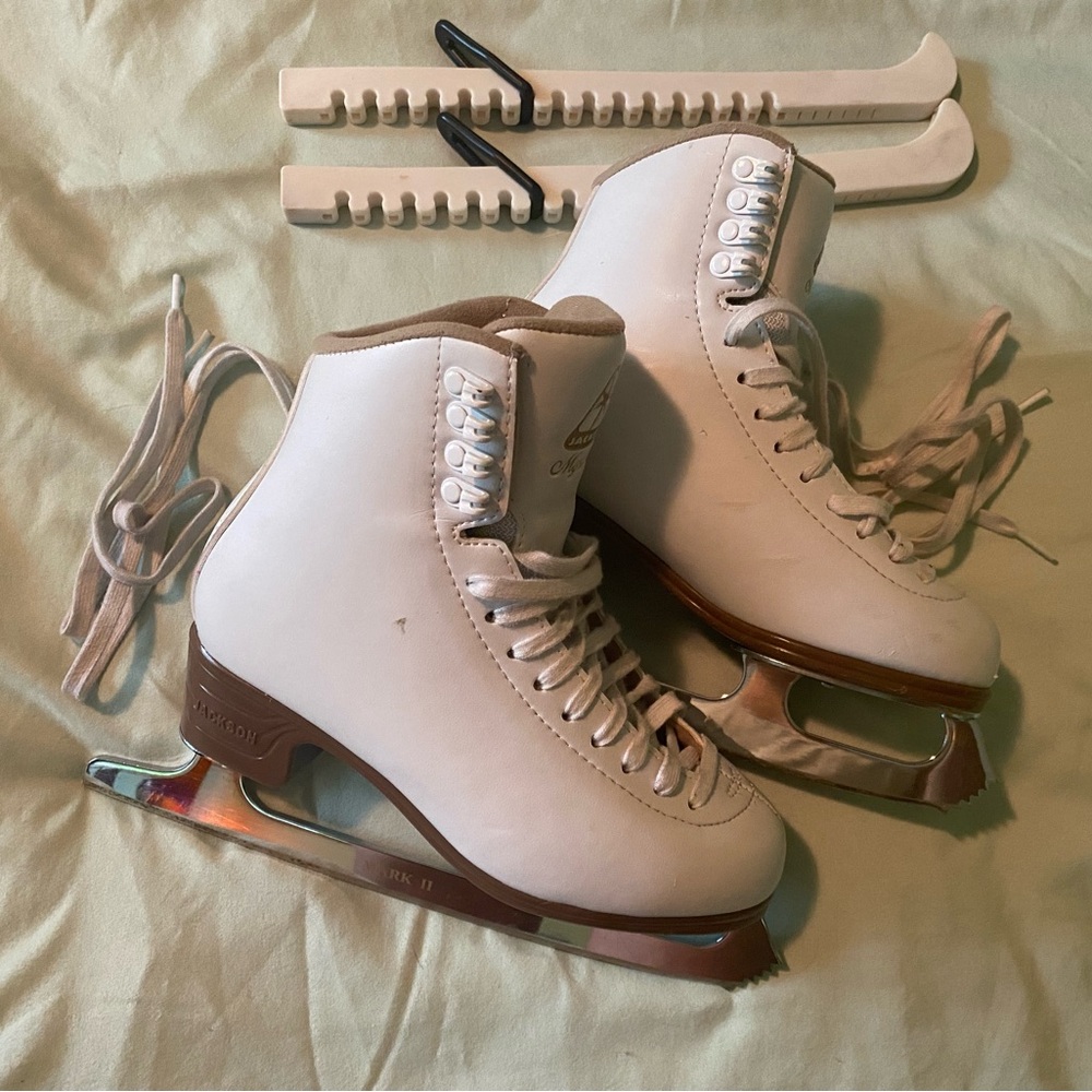 Jackson Mystique Figure Skates Size 5